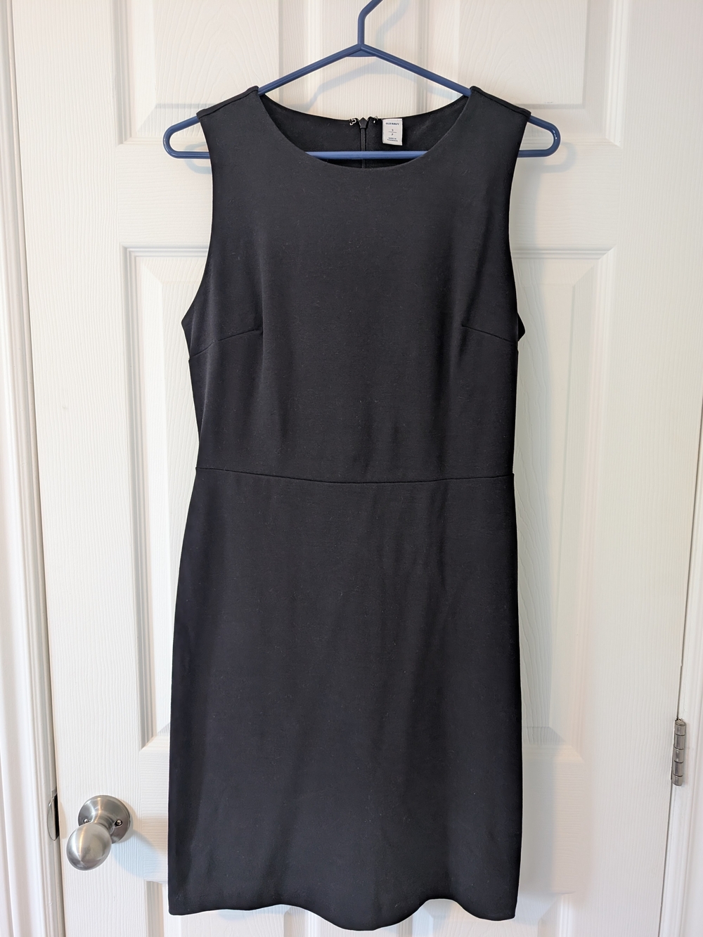 Old Navy Classic Black Sleeveless Sheath Dress